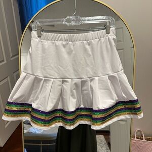 Main Strip white Mardi Gras skirt. MEDIUM NWT. Purple Green & Gold trim